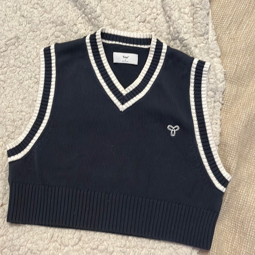 Aritzia TNA Marcy Vest
